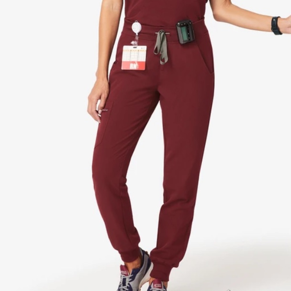 NWT - FIGS - Zamora Jogger - Burgundy MP / XSP